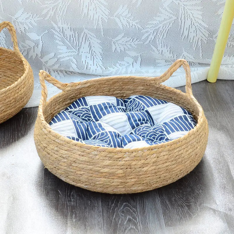 Cozy Woven Cat Basket Bed with Soft Cushion